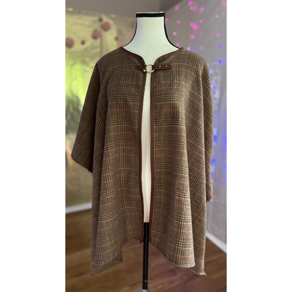 NWT Vince Camuto Glen Plaid Topper. OS.